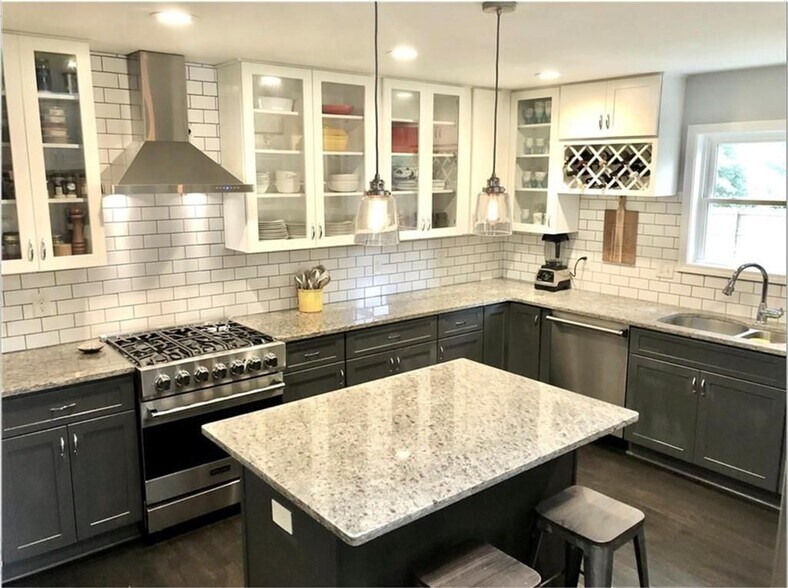 Building Photo - 2783 Meadowview Dr SE