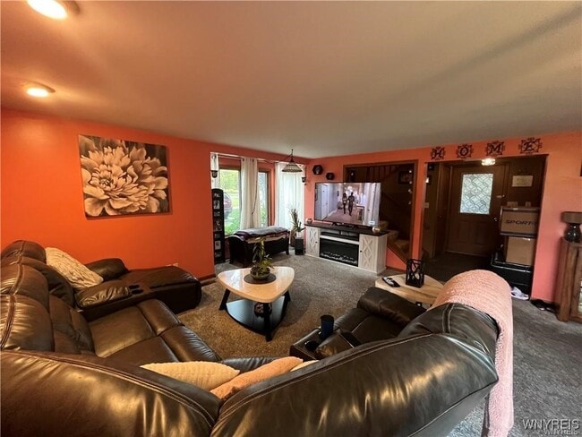 Building Photo - 3279 Clinton St