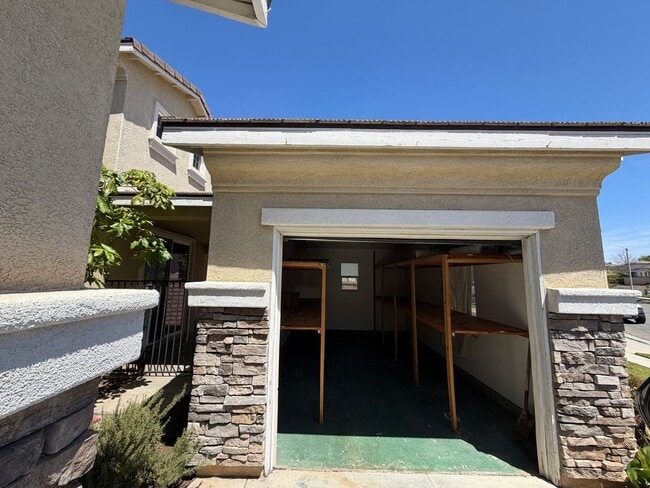 Building Photo - 885 Alsace Dr