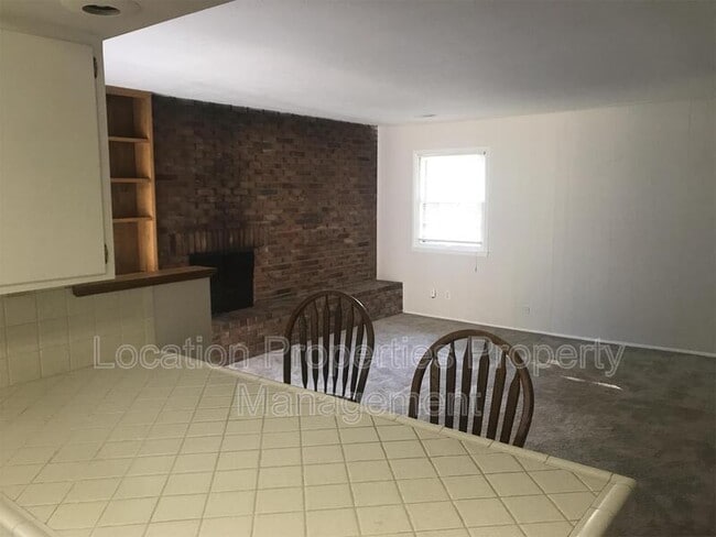 Building Photo - 2503 Missouri St