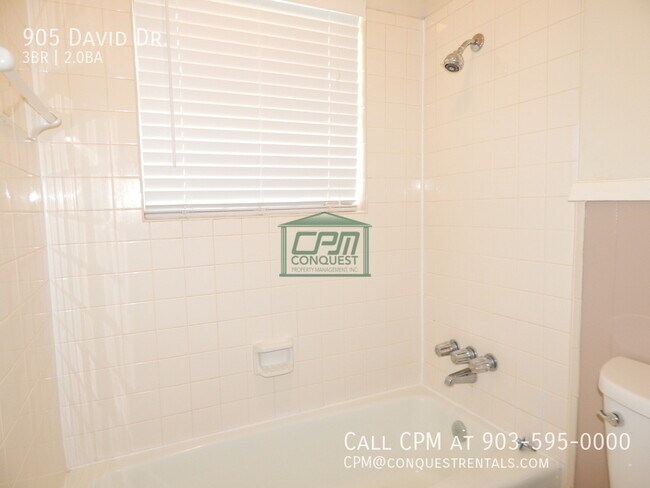 Building Photo - 905 David Dr