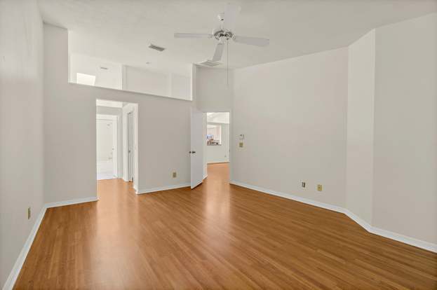 Building Photo - 604 Parkside Pl