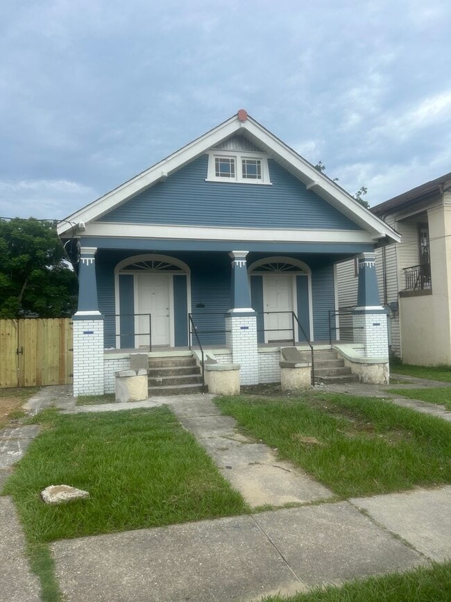 Building Photo - (OTR)2428-2430Clove