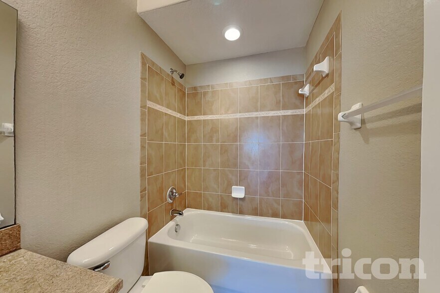 Building Photo - 3256 Enclave Blvd