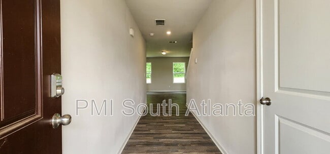 Building Photo - 116 Dogwood Ln