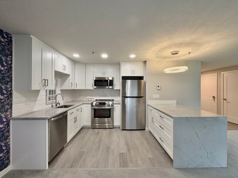 Kitchen - 12510 109th Ct NE