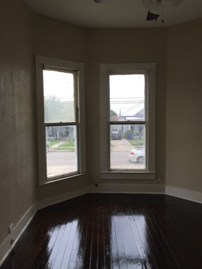 Building Photo - Prime Location, Endless Potential 3BR/1BA Haven