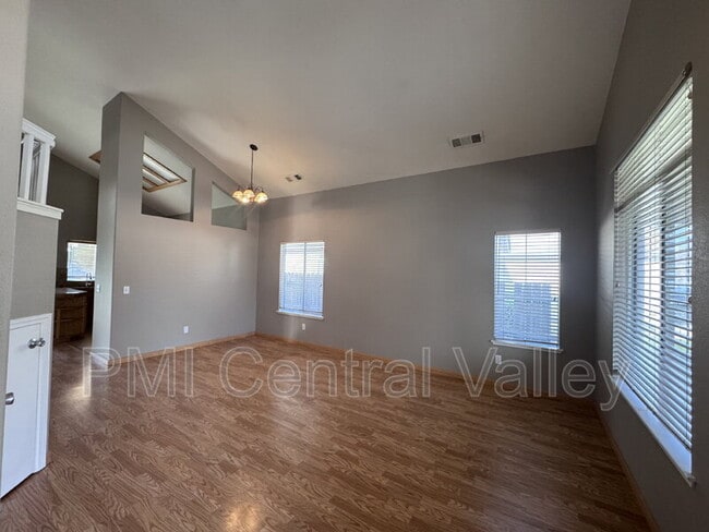 Building Photo - 10335 Point Reyes Cir