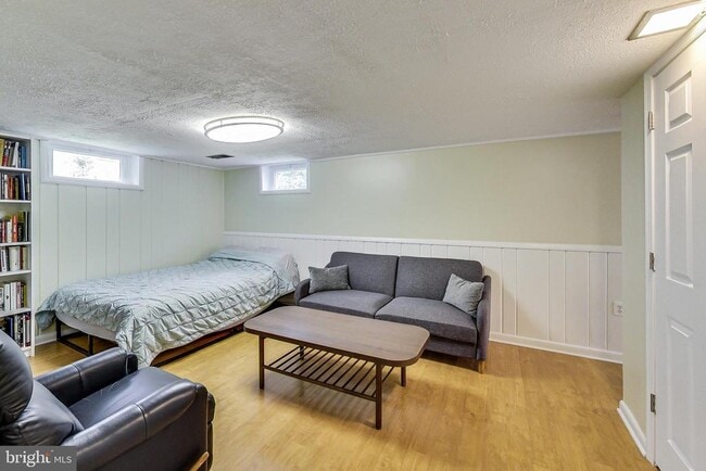 Building Photo - 4715 Oxbow Rd