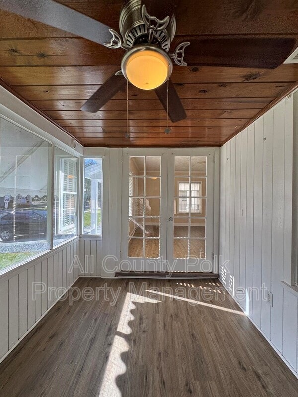 Building Photo - 422 E Belmar St