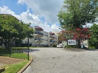 Building Photo - 2749 Sullins St