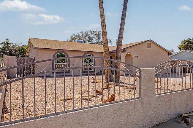 Building Photo - 13608 N 41st Pl