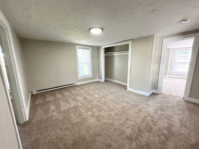 Building Photo - 125 Emig St