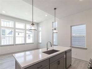 Building Photo - 625 Emile St