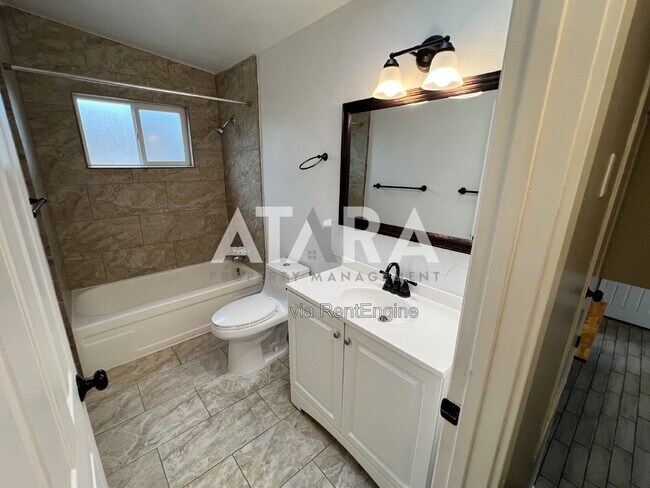 Building Photo - 3213 Rushton Ln