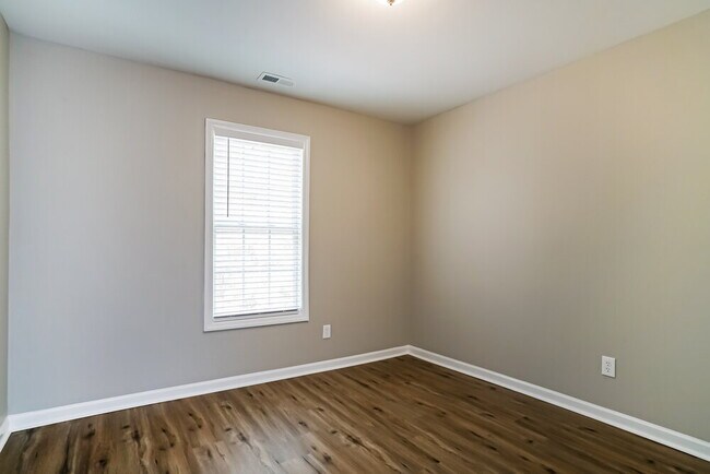 Building Photo - 69 Nancy Ct