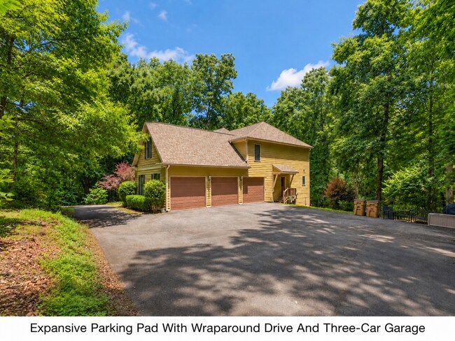 Building Photo - Three Levels. Two Kitchens. Seven Bedrooms. Endless Possibilities.