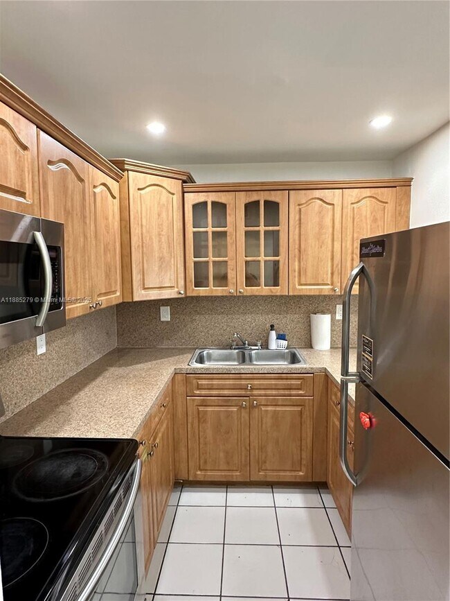 Building Photo - 1555 W 44th Pl