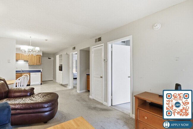 Building Photo - Fully Furnished 2BR Condo in Hilton Head’s North End – $150 Off First Month’s Rent!