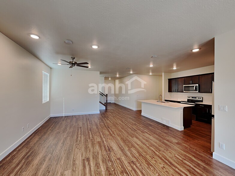 Building Photo - 3271 S 2580 W