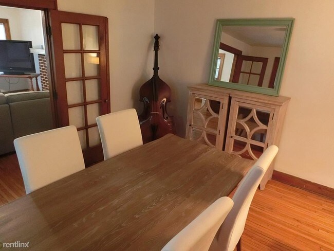 Building Photo - 3 br, 1 bath Townhome - 182 W Como Ave