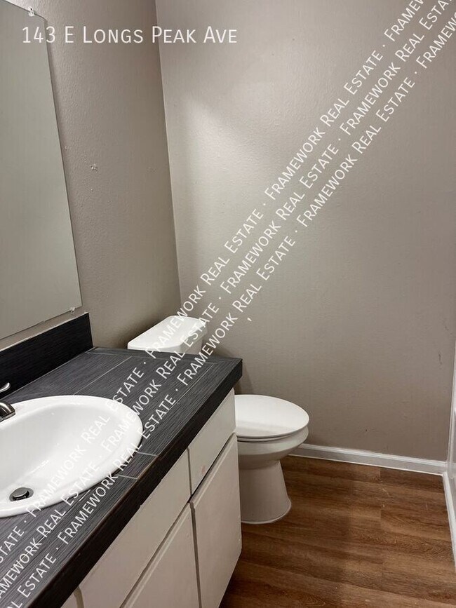 Building Photo - 143 E Longs Peak Ave