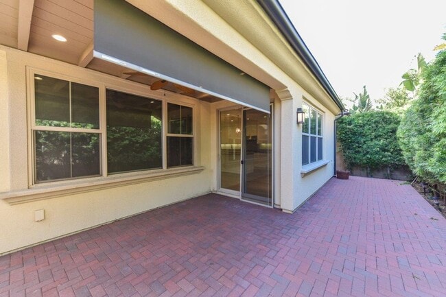 Building Photo - 3b/2.5b Cypress Village Irvine House for rent