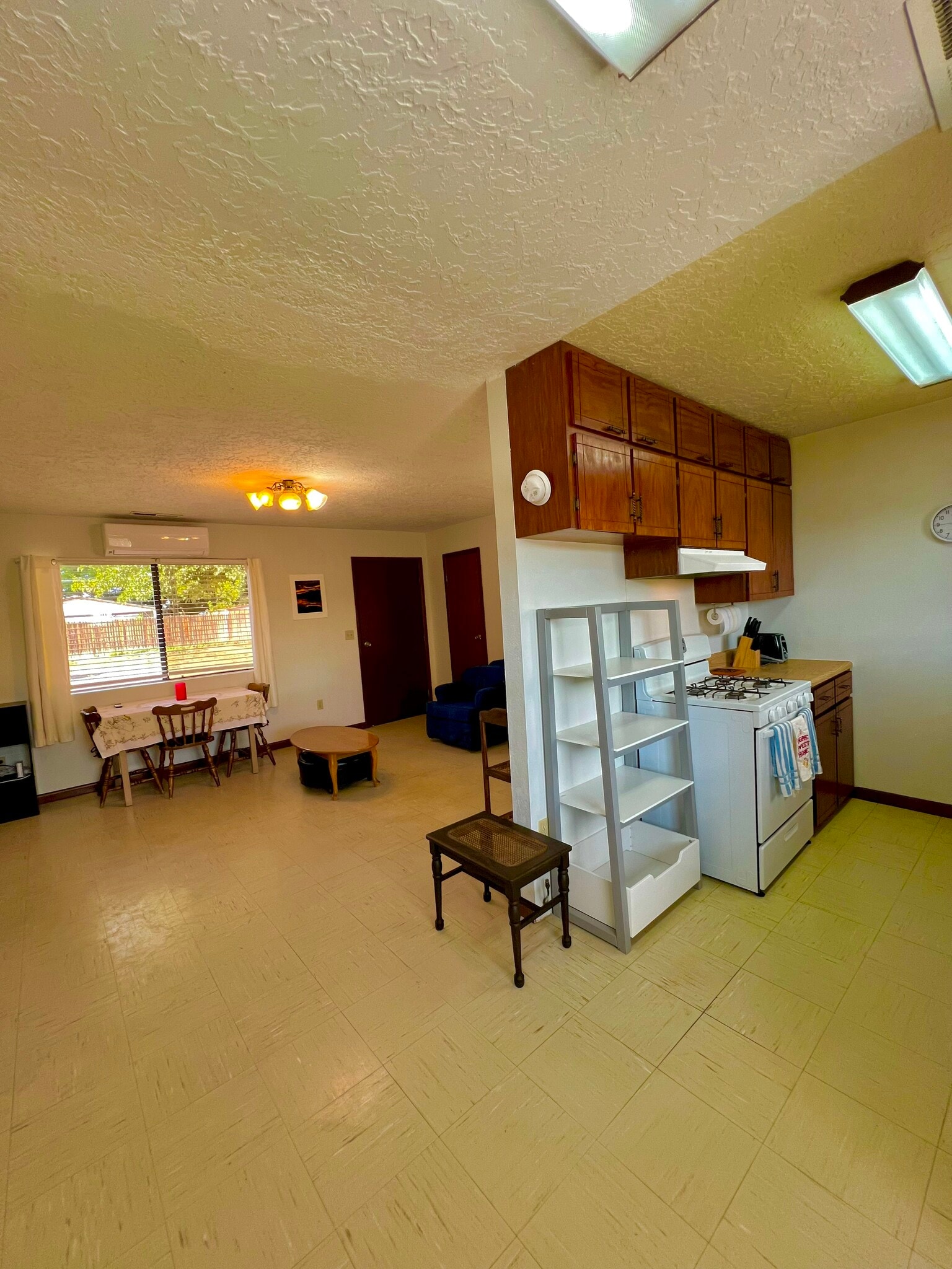 Building Photo - 3058 Tenorio Dr