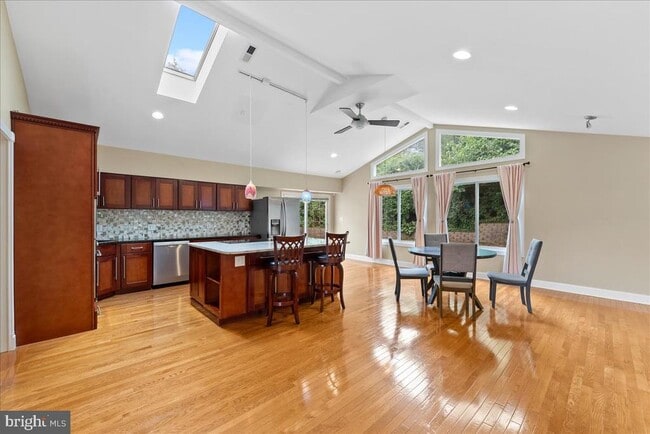 Building Photo - 7029 Old Dominion Dr