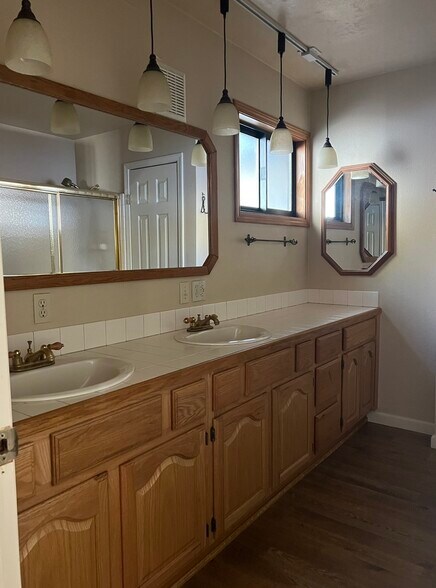 Building Photo - 13765 Mogul Way