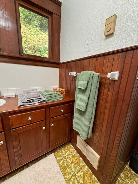 Bath - 95389 Haynes Way Ln