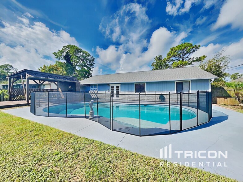 Building Photo - 3413 Yule Tree Dr