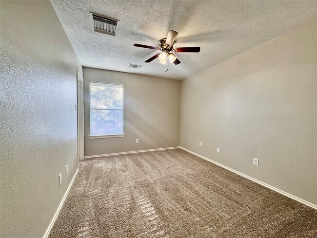 Building Photo - 10630 Acacia Forest tr