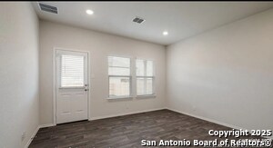 Building Photo - 149 Middle Grn Lp