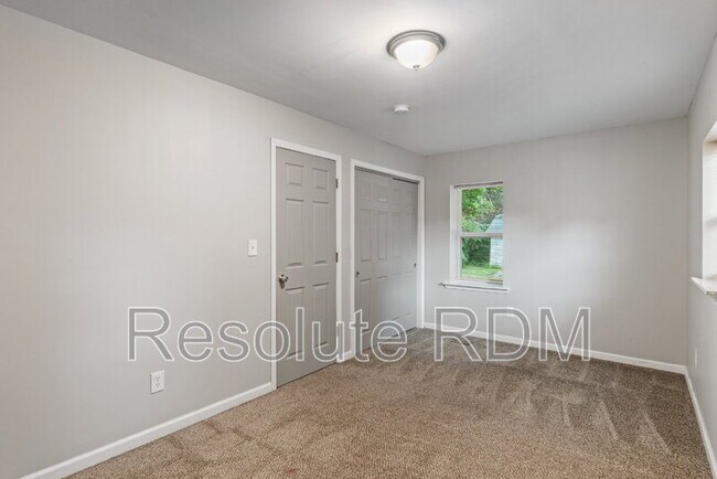 Building Photo - 801 N Dearborn St
