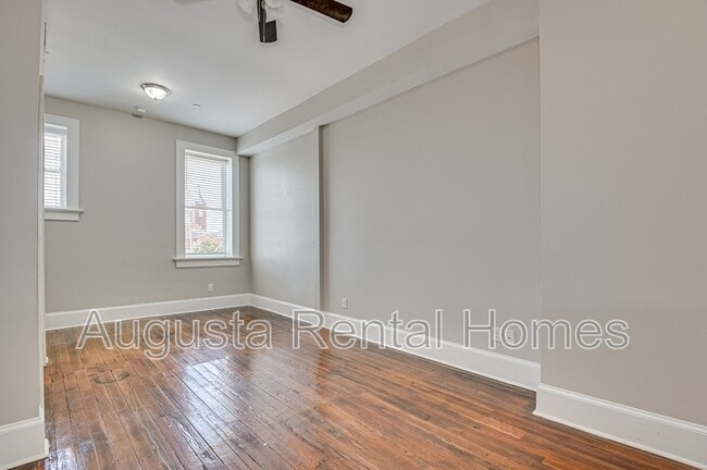 Building Photo - 1246 Broad St