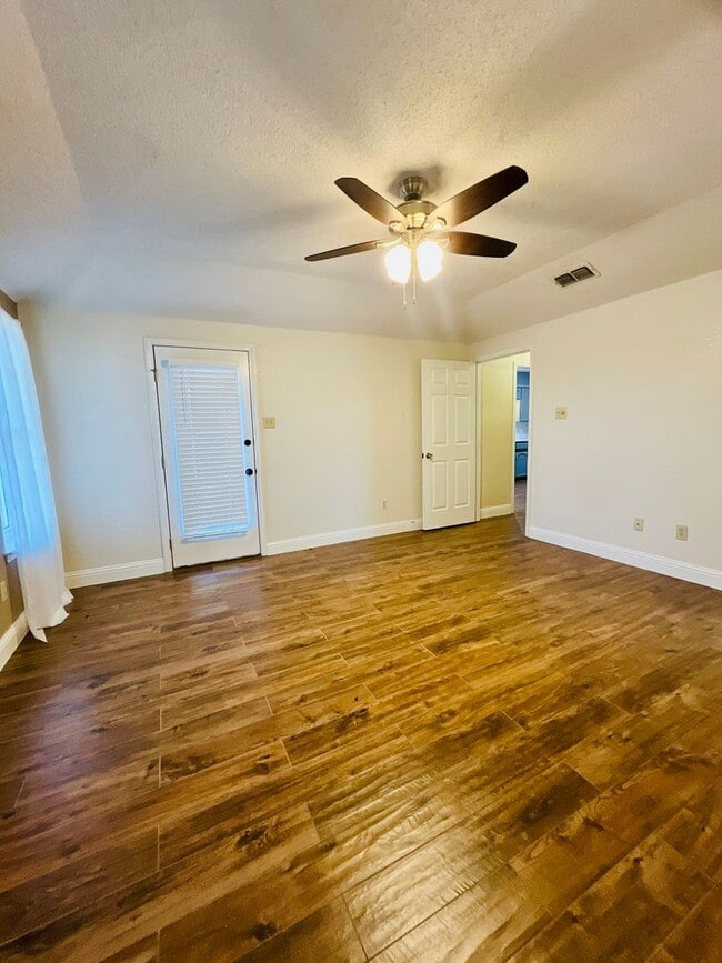 Building Photo - Coming Soon! Fireplace - Storage - Large backyard