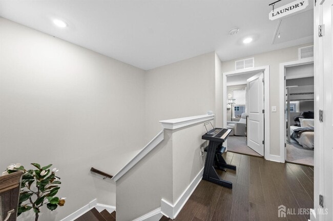 Building Photo - 1901 Swales Ct