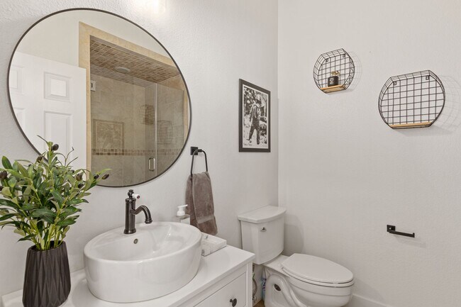 Building Photo - Beautifully Upgraded, Single Story 3 Bed, ...