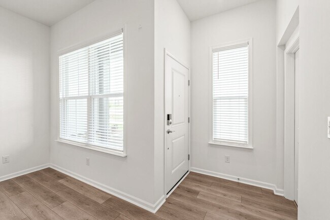 Building Photo - 5807 Clear Creek Ln