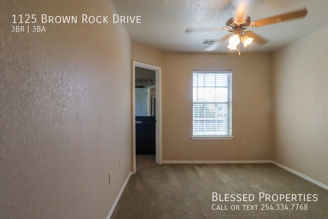 Building Photo - 1125 Brown Rock Dr
