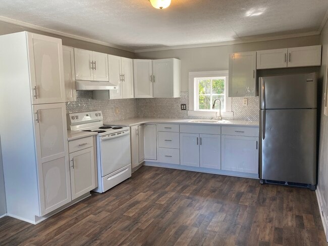 Building Photo - 128 Marshall St