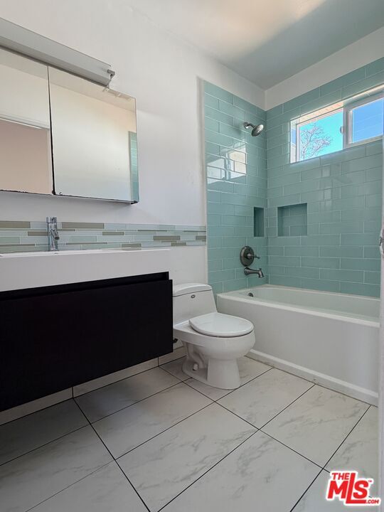 Building Photo - 8111 Westlawn Ave