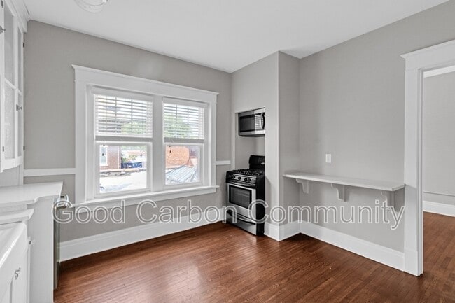 Building Photo - 1378 Hertel Ave