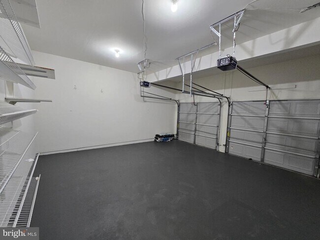 Building Photo - 173 Heartleaf Ln