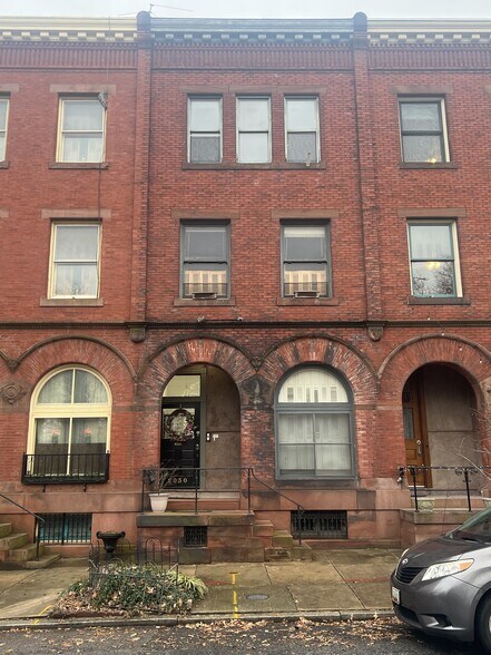 Building Photo - 2030 Park Ave