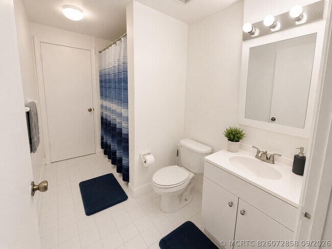 Building Photo - 3271 Sabal Palm Manor