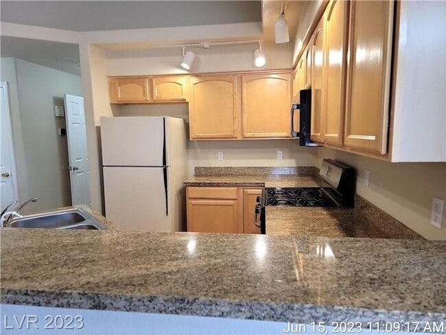 Building Photo - Coming Soon! - EXCELLENT LOCATION NEAR SHO...