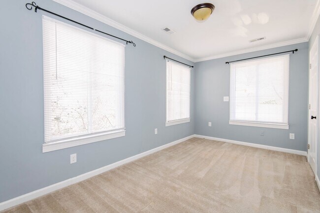 Building Photo - 3 Bedroom Ranch Style Home Just Minutes From Downtown Raleigh!