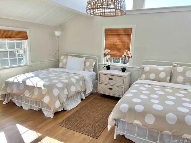 Building Photo - 1 Watersedge Dr